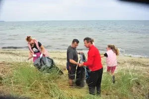 Εθελοντική Ομάδα Καθαρισμού των Ακτών του Δήμου Πύδνας Κολινδρού: Καθαρίζοντας την Αλυκή