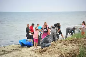 Εθελοντική Ομάδα Καθαρισμού των Ακτών του Δήμου Πύδνας Κολινδρού: Καθαρίζοντας την Αλυκή