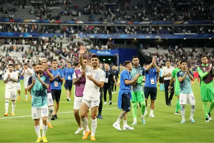 Ελλάδα - Γαλλία 0-1: Έπεσε μαχόμενη η ψυχωμένη Εθνική στο Παρίσι Εθνική Ελλάδος: Έπεσε μαχόμενη η ψυχωμένη Εθνική στο Παρίσι