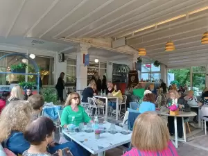 Ο καφές του Λυκείου Ελληνίδων Κατερίνης Ο καφές του Λυκείου Ελληνίδων Κατερίνης