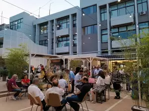 Κατερίνη: Νέα εικόνα στο δημοτικό αίθριο του δημαρχιακού μεγάρου