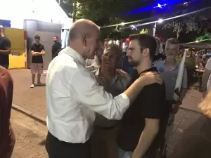 Κατερίνη: Πανηγυρισμοί στα γραφεία της ΝΔ (συνεχής ενημέρωση - εικόνες & βίντεο) Κατερίνη: Πανηγυρισμοί στα γραφεία της ΝΔ (συνεχής ενημέρωση – εικόνες & βίντεο)