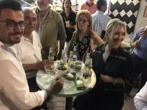 Κατερίνη: Πανηγυρισμοί στα γραφεία της ΝΔ (συνεχής ενημέρωση - εικόνες & βίντεο) Κατερίνη: Πανηγυρισμοί στα γραφεία της ΝΔ