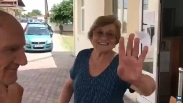 Κίτρος Πιερίας: Ζευγάρι συνταξιούχων δεν ψηφίζουνε το ίδιο κόμμα (βίντεο) Κίτρος Πιερίας: Ζευγάρι συνταξιούχων δεν ψηφίζουνε το ίδιο κόμμα (βίντεο)