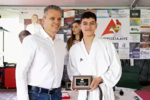 Λέσχη Καράτε Budokan Katerini - 48 χρόνια, προσφοράς στο καράτε (εικόνες) Λέσχη Καράτε Budokan Katerini – 48 χρόνια, προσφοράς στο καράτε