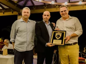 Σ. Φ. ΑΕΚ Κατερίνης – Γιορτή 40 χρόνων (1983 – 2023): Ακόμη τραγουδούν, ακόμη πανηγυρίζουν… (εικόνες)