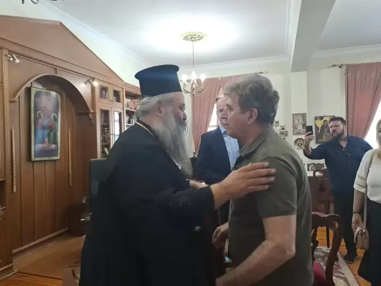 Στη Μητρόπολη το κλιμάκιο της ΝΔ παρουσία Χρυσοχοΐδη Στη Μητρόπολη το κλιμάκιο της ΝΔ παρουσία Χρυσοχοΐδη