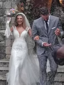 Στον ειδυλλιακό μικρό Ναό Αγίου Ιωάννη στο Λιτόχωρο έγινε ο γάμος της Μαριάννας και του Χρήστου