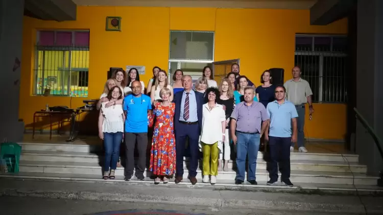 Τα τριαντάφυλλα του αποχαιρετισμού Τα τριαντάφυλλα του αποχαιρετισμού