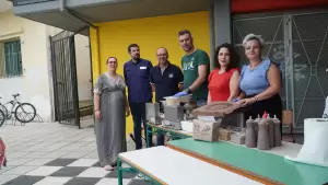 Τα τριαντάφυλλα του αποχαιρετισμού Τα τριαντάφυλλα του αποχαιρετισμού