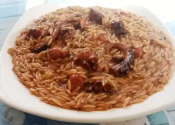 Τι θα φάμε σήμερα – κριθαράκι στο φούρνο (γιουβέτσι) με χταπόδι