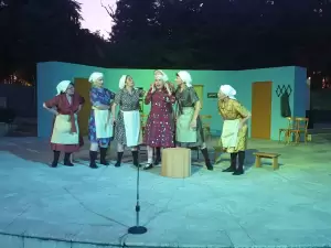 Ένωση Ποντίων Πιερίας: Με μεγάλη επιτυχία πραγματοποιήθηκε η Νέα Ποντιακή Θεατρική Παράσταση «Ρωξάνα και Βαρβάρα»