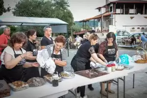 Η  Ορεινή Κατερίνη  πρόβαλε τον γαστρονομικό της πλούτο (εικόνες)