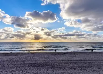 Ο Καιρός σήμερα για Κατερίνη και Πιερία: Γενικά αίθριος με λίγες πρόσκαιρες νεφώσεις την Κυριακή Ο Καιρός σήμερα για Κατερίνη και Πιερία: Γενικά αίθριος με λίγες πρόσκαιρες νεφώσεις την Κυριακή