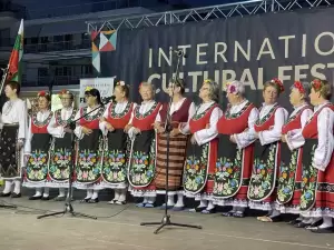 Κατερίνη: Χρώματα & εντυπωσιακοί μουσικοχορευτικοί ρυθμοί στο 8ο Διεθνές Φεστιβάλ Παράδοσης του Δήμου