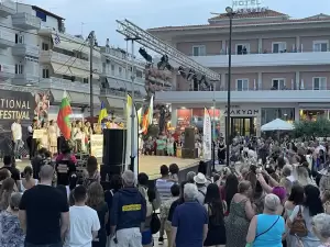 Κατερίνη: Χρώματα & εντυπωσιακοί μουσικοχορευτικοί ρυθμοί στο 8ο Διεθνές Φεστιβάλ Παράδοσης του Δήμου