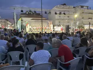 Κατερίνη: Χρώματα & εντυπωσιακοί μουσικοχορευτικοί ρυθμοί στο 8ο Διεθνές Φεστιβάλ Παράδοσης του Δήμου