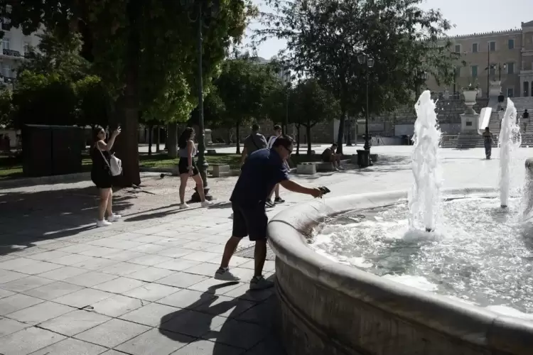 Καύσωνας «Κλέων»: Πιο καυτή ημέρα λόγω λίβα η Τετάρτη