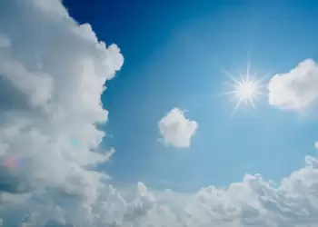 Η κλιματική αλλαγή, οι καύσωνες και η… νέα εμμονή των δισεκατομμυριούχων με τον ήλιο