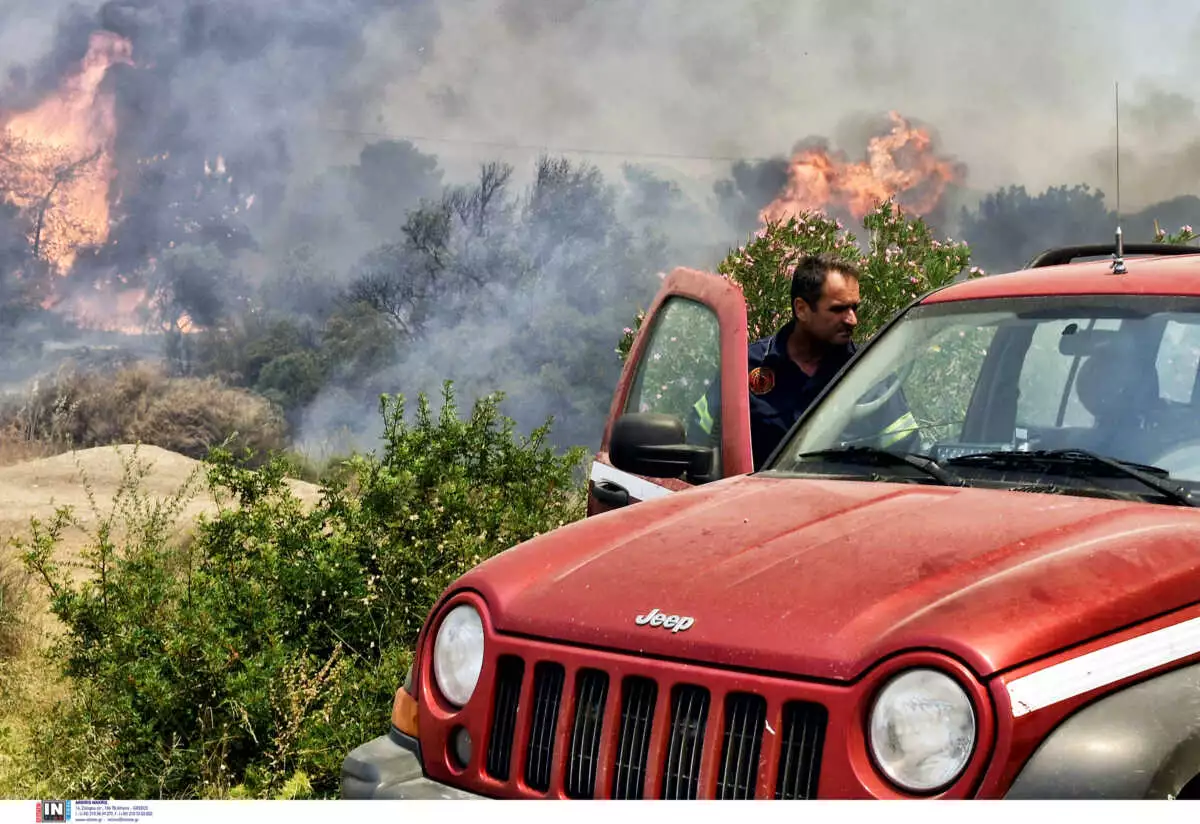 Μάχη με τη φωτιά σε όλα τα μέτωπα – Αναζωπυρώσεις σε Δερβενοχώρια, Λουτράκι και Μέγαρα