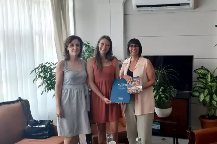 Στην Καστοριά η Καναδή μπλόγκερ Michelle Klatt, στο πλαίσιο του Διεθνούς Προγράμματος Πολιτιστικού Τουρισμού “ The Lovely Places”