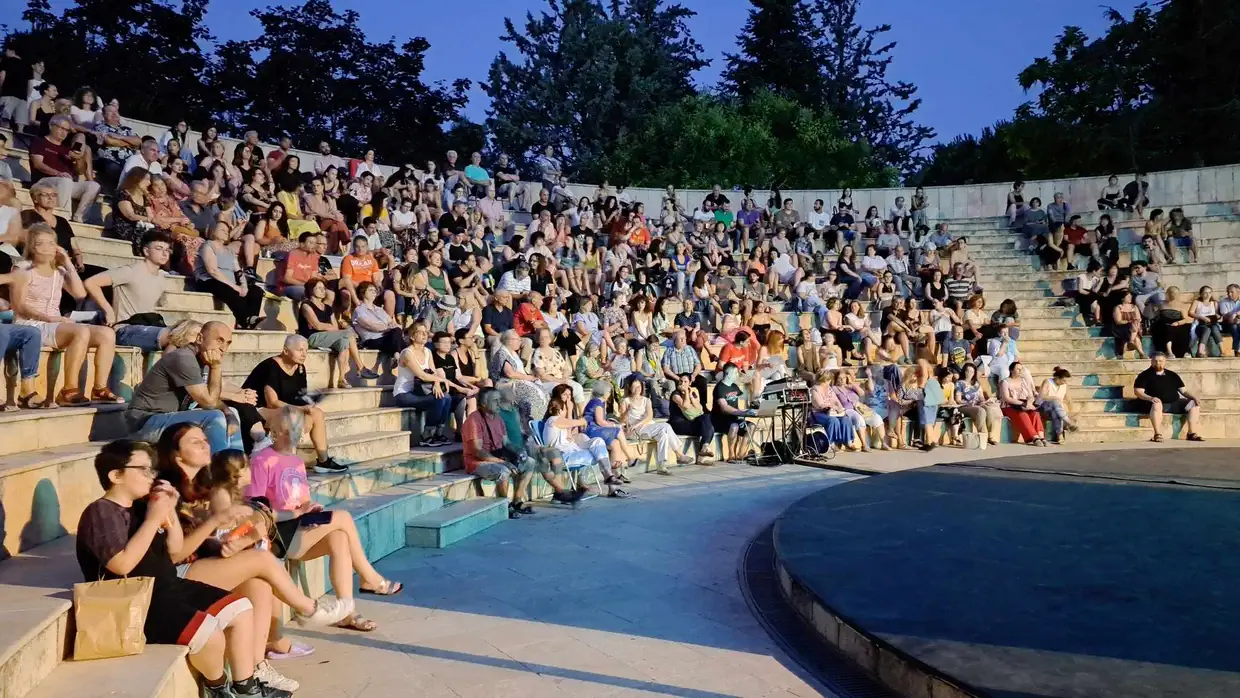 Θερινό Σινεμά στην πόλη – Συντροφιά με τα Αστέρια: Το ήσυχο κορίτσι Θερινό Σινεμά στην πόλη – Συντροφιά με τα Αστέρια: Το ήσυχο κορίτσι