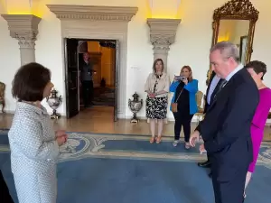 Θερμή υποδοχή του Δημάρχου Κατερίνης από τον πρίγκιπα Αλέξανδρο της Σερβίας Θερμή υποδοχή του Δημάρχου Κατερίνης από τον πρίγκιπα Αλέξανδρο της Σερβίας