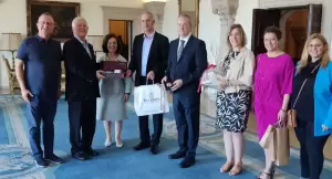 Θερμή υποδοχή του Δημάρχου Κατερίνης από τον πρίγκιπα Αλέξανδρο της Σερβίας Θερμή υποδοχή του Δημάρχου Κατερίνης από τον πρίγκιπα Αλέξανδρο της Σερβίας