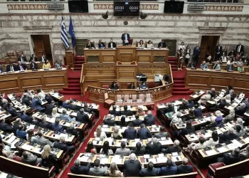 Βουλή: Έλαβε ψήφο εμπιστοσύνης η κυβέρνηση – 158 τα «υπέρ», 142 τα «κατά»