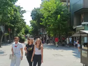 Ξεκίνησαν οι καλοκαιρινές εκπτώσεις!