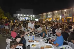 Ο υποψήφιος δήμαρχος Κατερίνης, Γιάννης Ντούμος, στα 25α Ποντιακά Πολιτιστικά Δρώμενα της Ένωσης Ποντίων Πιερίας Ο υποψήφιος δήμαρχος Κατερίνης, Γιάννης Ντούμος, στα 25α Ποντιακά Πολιτιστικά Δρώμενα της Ένωσης Ποντίων Πιερίας