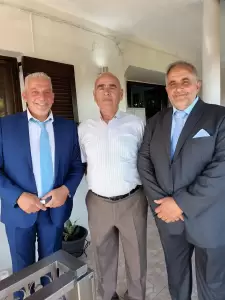 Ανέβηκαν τα σκαλιά της εκκλησίας Σάκης Βούρας και Ιωάννα Μαγούδη