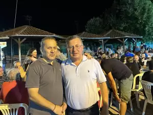 Χόρεψε με την ψυχή του ο Γιάννης Ντούμος στο βλάχικο γλέντι των Κοκκινοπλιτών Πιερίας Χόρεψε με την ψυχή του ο Γιάννης Ντούμος στο βλάχικο γλέντι των Κοκκινοπλιτών Πιερίας