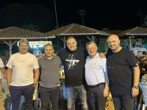 Χόρεψε με την ψυχή του ο Γιάννης Ντούμος στο βλάχικο γλέντι των Κοκκινοπλιτών Πιερίας Χόρεψε με την ψυχή του ο Γιάννης Ντούμος στο βλάχικο γλέντι των Κοκκινοπλιτών Πιερίας