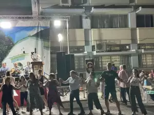 Χόρεψε με την ψυχή του ο Γιάννης Ντούμος στο βλάχικο γλέντι των Κοκκινοπλιτών Πιερίας Χόρεψε με την ψυχή του ο Γιάννης Ντούμος στο βλάχικο γλέντι των Κοκκινοπλιτών Πιερίας