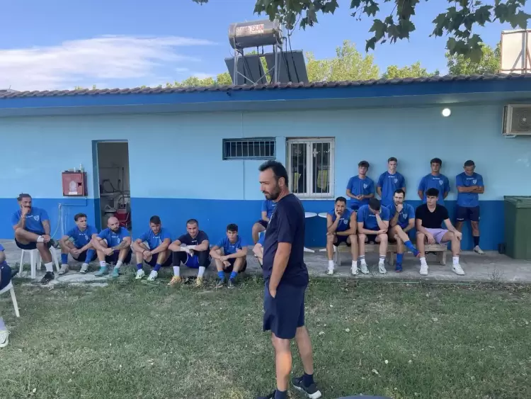 Χωρίς τρεις η προετοιμασία