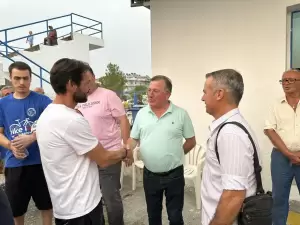 Ο Γιάννης Ντούμος στον Αγιασμό και την πρώτη συνάντηση του Α. Ο. Παραλίας