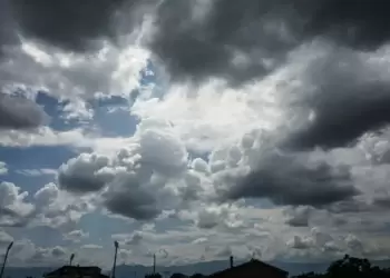 Ο Καιρός σήμερα για Κατερίνη και Πιερία: Γενικά αίθριος καιρός. Κατά τόπους νεφώσεις