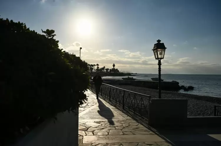 Ο Καιρός σήμερα για Κατερίνη και Πιερία: Γενικά αίθριος με πρόσκαιρες νεφώσεις Ο Καιρός σήμερα για Κατερίνη και Πιερία: Γενικά αίθριος με πρόσκαιρες νεφώσεις