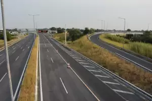 Κινδύνους νέων πυρκαγιών σε αστικούς ιστούς και εθνικές οδούς, υποδεικνύουν συμπολίτες μας