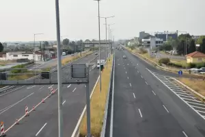 Κινδύνους νέων πυρκαγιών σε αστικούς ιστούς και εθνικές οδούς, υποδεικνύουν συμπολίτες μας