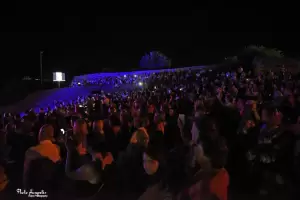 Πύδνεια 2023: Πλήθος κόσμου στο Βυζαντινό κάστρο για να απολαύσει τον Χρήστο Θηβαίο Πύδνεια 2023: Πλήθος κόσμου στο Βυζαντινό κάστρο για να απολαύσει τον Χρήστο Θηβαίο