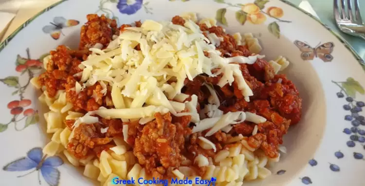 Τι θα φάμε σήμερα – φλομάρια με κιμά από χωριάτικο λουκάνικο