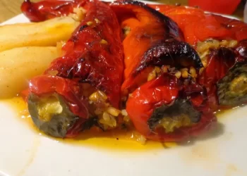 Τι θα φάμε σήμερα – νηστίσιμες πιπεριές Φλωρίνης γεμιστές με πλιγούρι