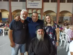 Το «γλέντι» της Εκκλησίας στο Σιδηροδρομικό Σταθμό