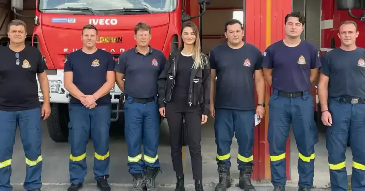 Άννα Τζήκα – Υποψήφια Περιφερειακή Σύμβουλος με το συνδυασμό «Αλληλεγγύη», Απόστολος Τζιτζικώστας Άννα Τζήκα – Υποψήφια Περιφερειακή Σύμβουλος με το συνδυασμό «Αλληλεγγύη», Απόστολος Τζιτζικώστας