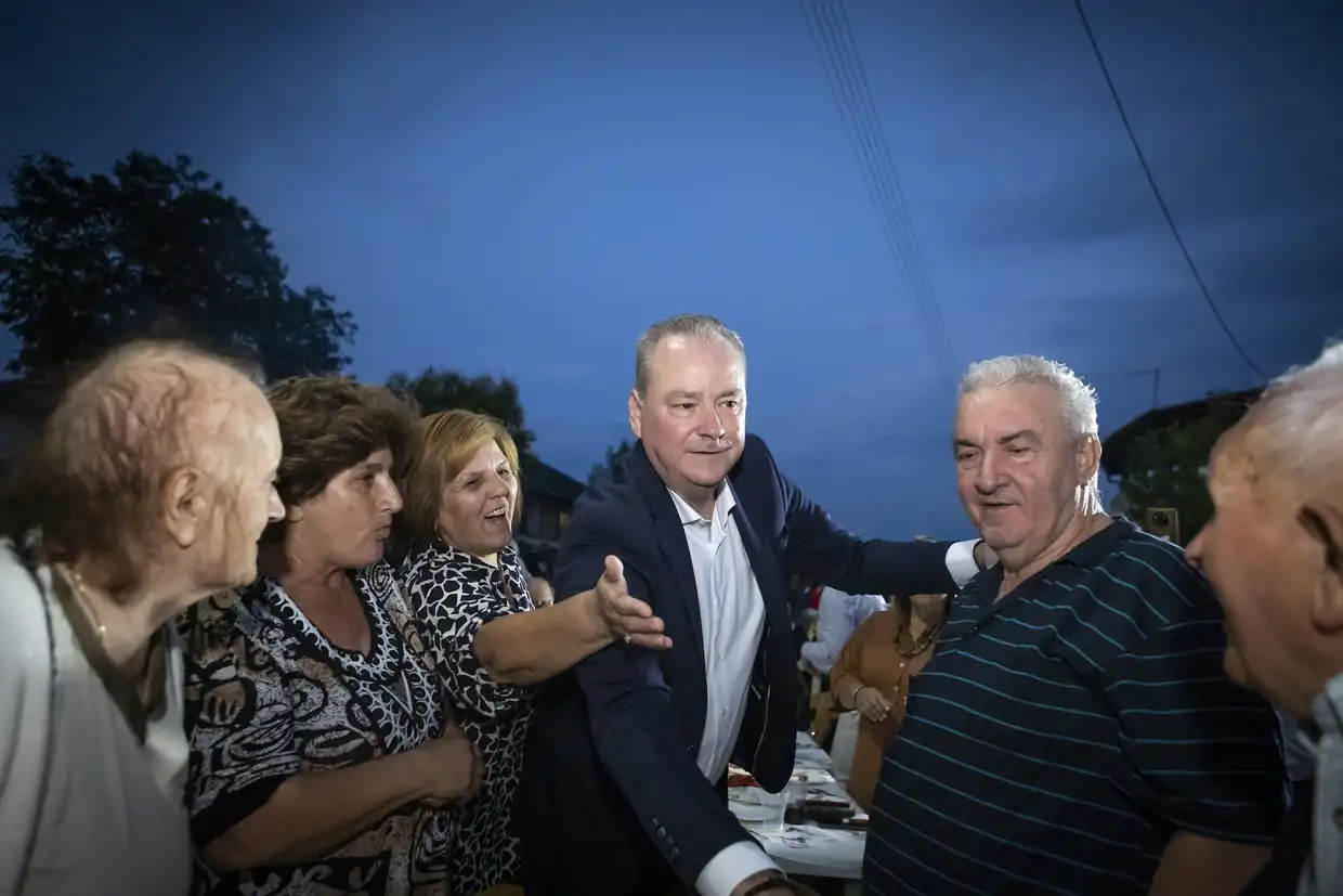 Χωρίς προηγούμενο η συγκέντρωση Κώστα Κουκοδήμου στην περιοχή Μυλαυλάκου Παραδείσου το απόγευμα της Τετάρτης. Χωρίς προηγούμενο η συγκέντρωση Κώστα Κουκοδήμου στην περιοχή Μυλαυλάκου Παραδείσου το απόγευμα της Τετάρτης.