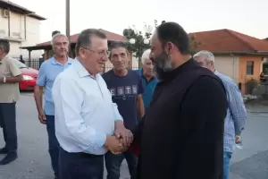 Δυναμική εμφάνιση και θερμή υποδοχή Γιάννη Ντούμου σε Παλαιό Κεραμίδι και Εξοχή