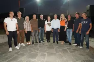 Δυναμική εμφάνιση και θερμή υποδοχή Γιάννη Ντούμου σε Παλαιό Κεραμίδι και Εξοχή