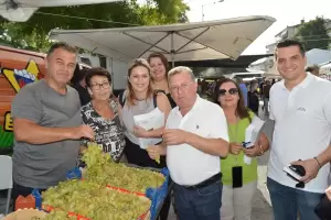 Ο Γιάννης Ντούμος περιόδευσε στη λαϊκή αγορά του Σαββάτου